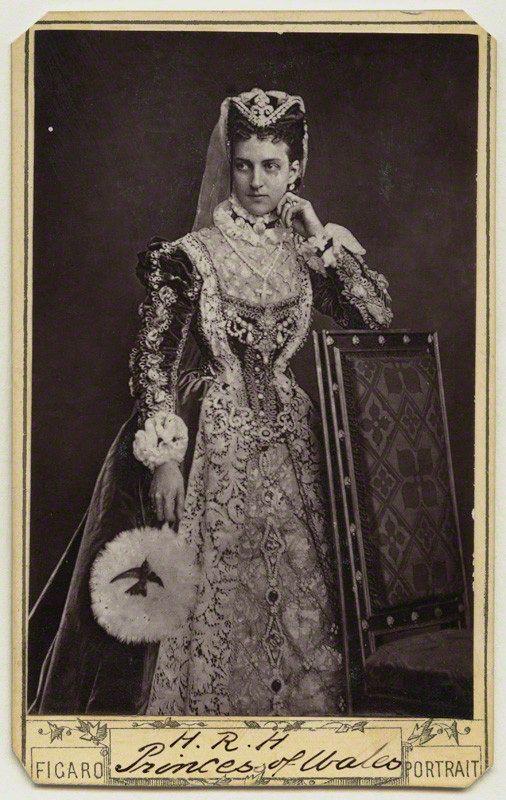 Waverley_Fancy_dress_and_jewels_1871_NPG_mw132025_NPG_x23492