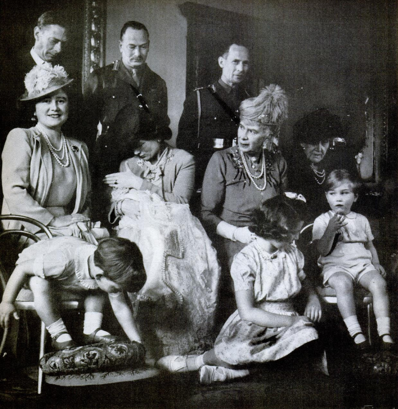 large_sapphire_christening_of_Prince_Richard_1944