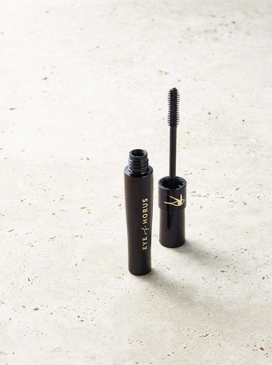 Vegan Mascara voor gevoelige ogen (en eyeliners): dit merk wil je voortaan gebruiken! 8 Eye of horus vegan mascara gevoelige ogen