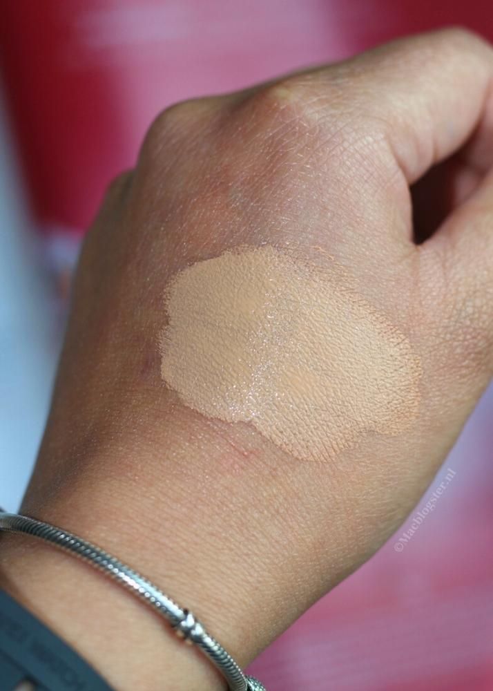 MAC pro longwear concealer Nc42 swatch
