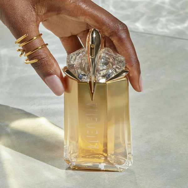 Alien Goddess: Willow Smith gezicht nieuwe Mugler parfum