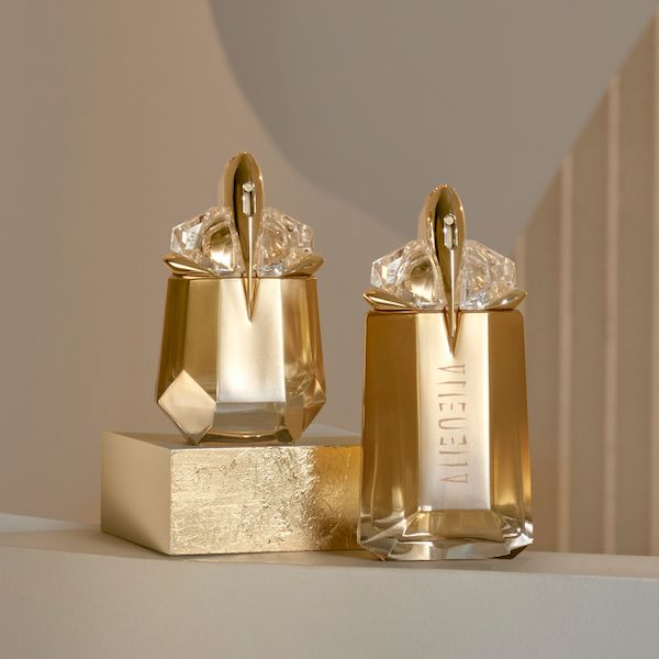 Mugler lanceert Alien Goddess & Willow Smith schittert als het gezicht van de nieuwe parfum