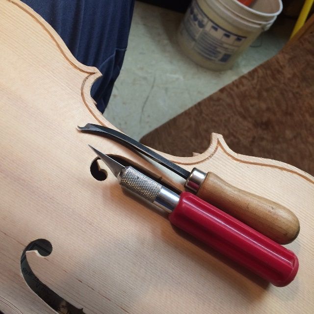 Tools I used to cut the slots for the purfling in the Five-string viola.