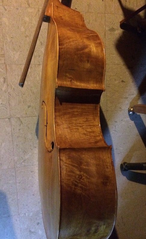 Side view of bass with excessively flat fingerboard.