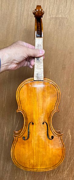 Third Color Coat, front side of 5-string fiddle handcrafted in Oregon by Artisanal Luthier Chet Bishop.
