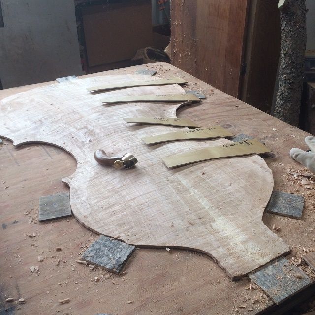 Set of cross-arching templates for the five-string double bass.
