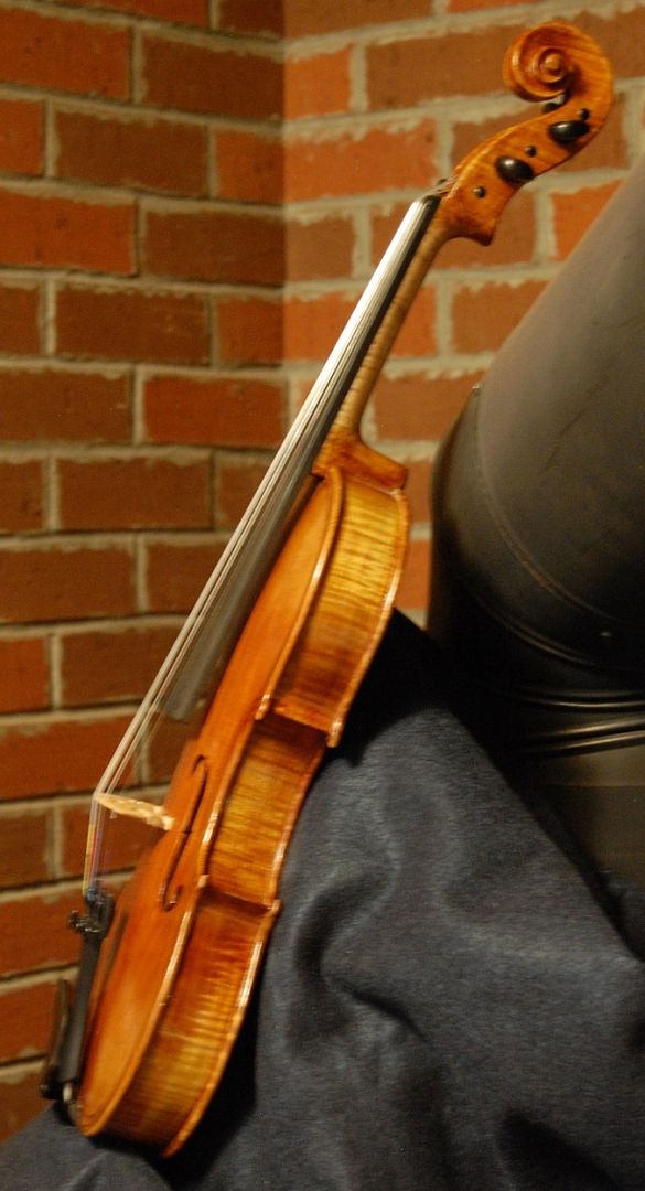 Side view of 15" acoustic 5-string viola, handmade in Oregon by Chet Bishop