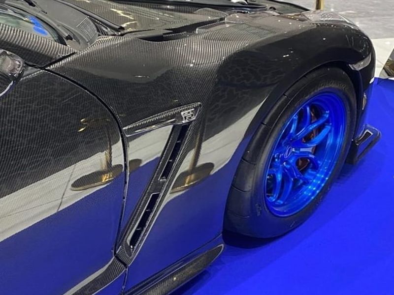 2009-2021_GTR_Carbon_Fiber_Fender_3