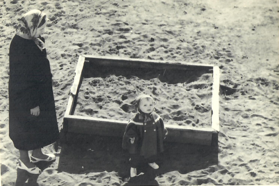 Рожденная виноватой перед евреями, потому что гладиолус (с) BabushkaAlya_pesochnitsa Рожденная виноватой перед евреями, потому что гладиолус (с) BabushkaAlya_pesochnitsa