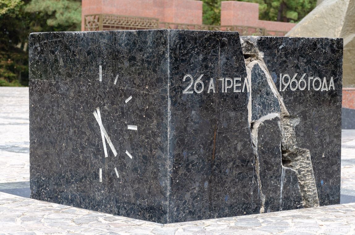 Ташкент - как часто используется русский язык, и прогулка к памятнику жертвам DSC_7668