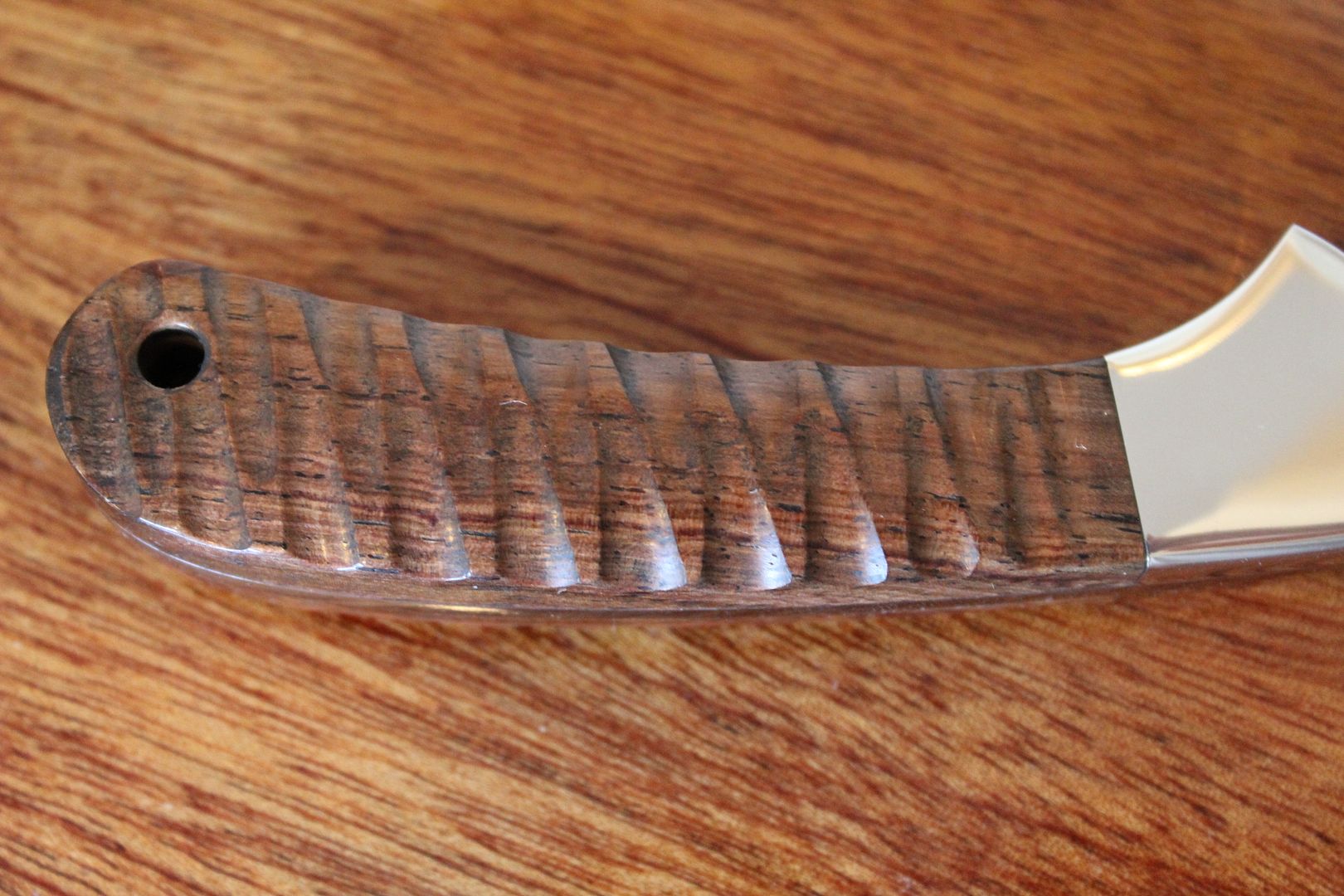 Buck 113 Ranger fixed blade W/ scalloped Honduran Rosewood
