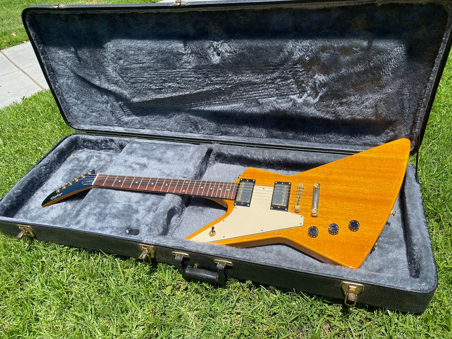 1958 Korina Explorer (White Pickguard), Aged Natural | Epiphone