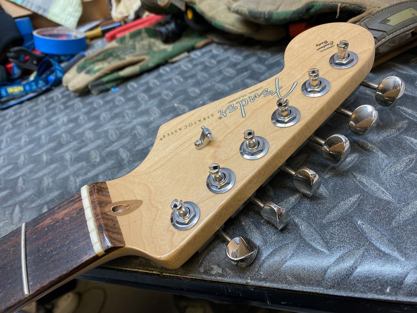 ギター Fender USA American StratocasterMOD SHOP 2020 Fender American Mod Shop Stratocaster Antigua LEFT