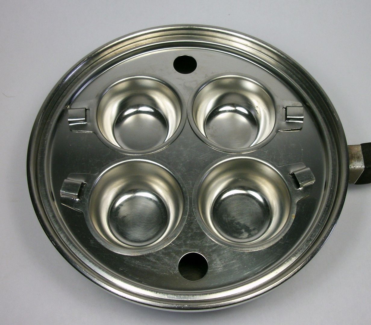 Poêle à œufs Saladmaster Vintage – 11 Compartiments Avec Gobelets – Acier Inox – Qualité Lourde