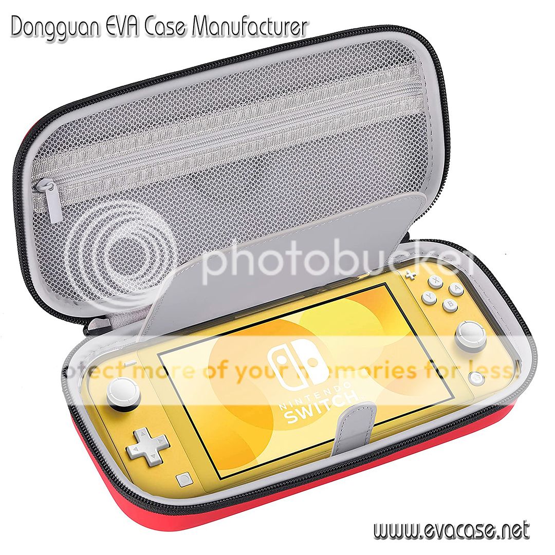 nintendo 3ds carrying case with device in