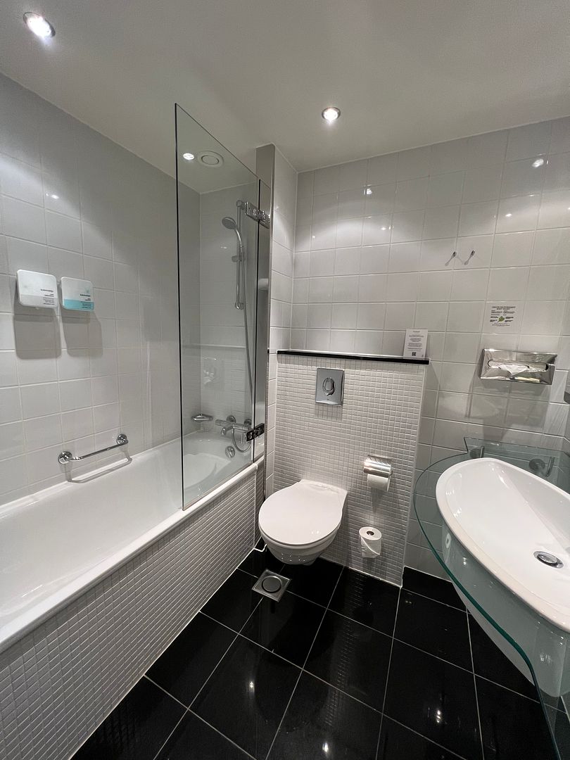 copenhagen_island_hotel_executive_room_bathroom