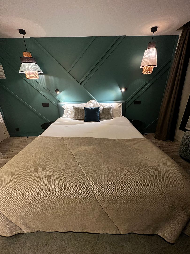 hotel bastille paris bed