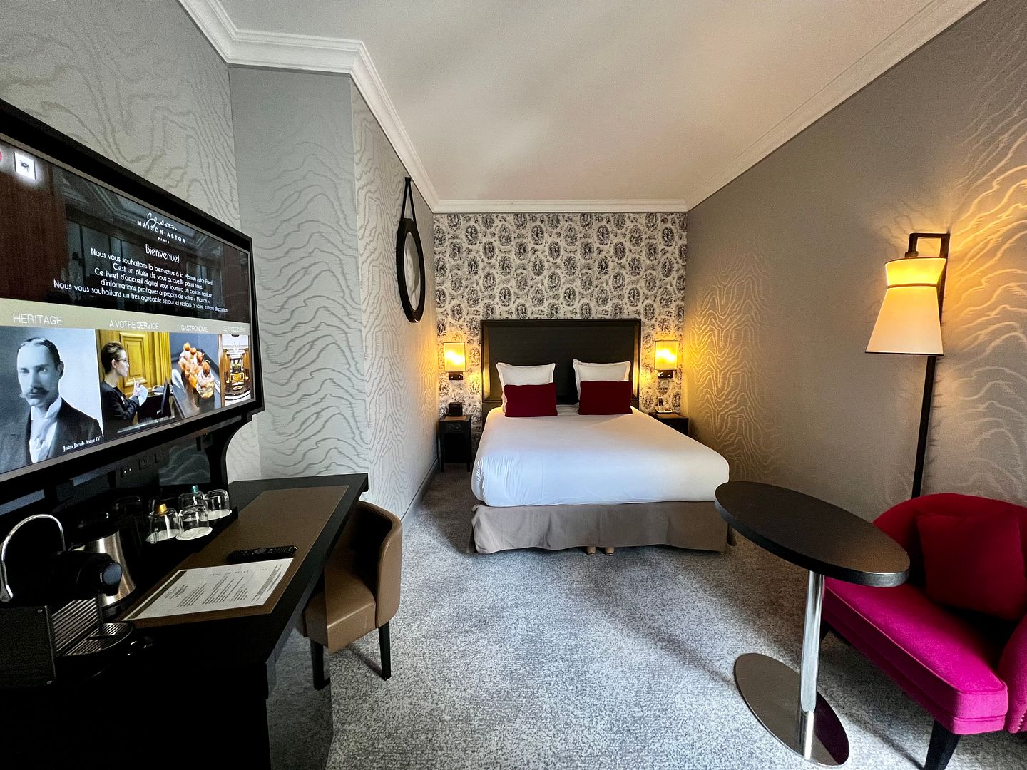 maison astor paris hilton premium queen hotel room