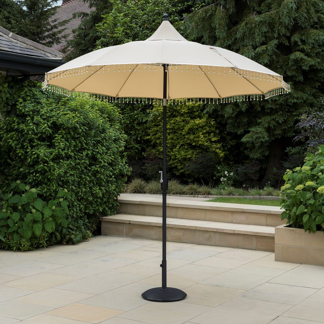 Carrousel 2.7m Parasol in Cream or Grey