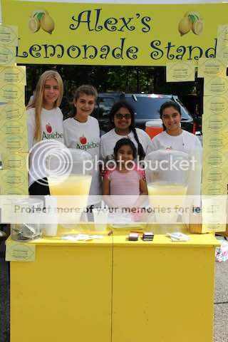 GOYA JOY Youth Volunteers at Alex's Lemonade Stand