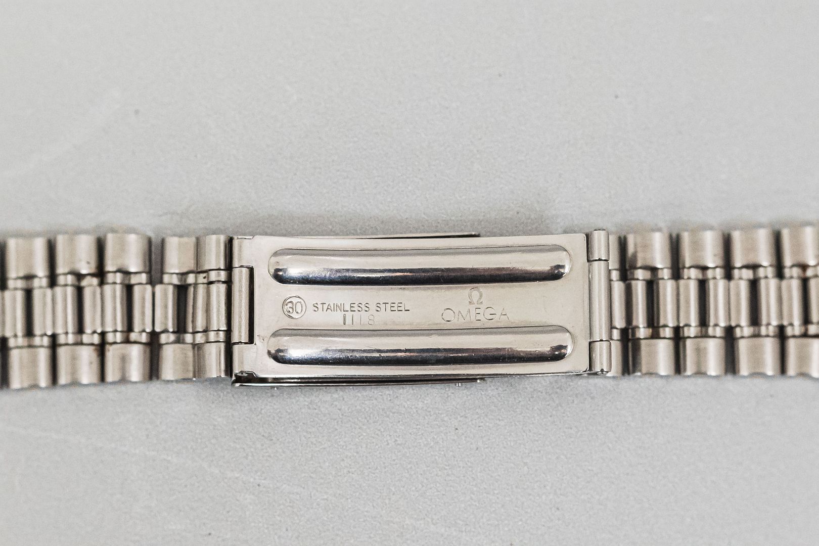 Exc+5 w/ #067 End Links** OMEGA 1118 18mm Steel Stainless