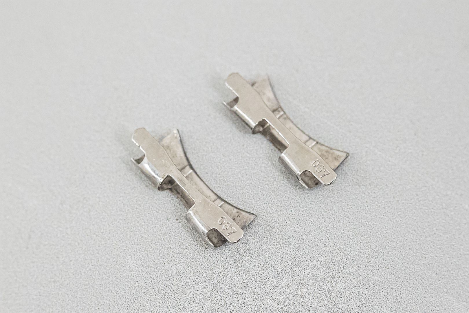 Exc+5 w/ #067 End Links** OMEGA 1118 18mm Steel Stainless