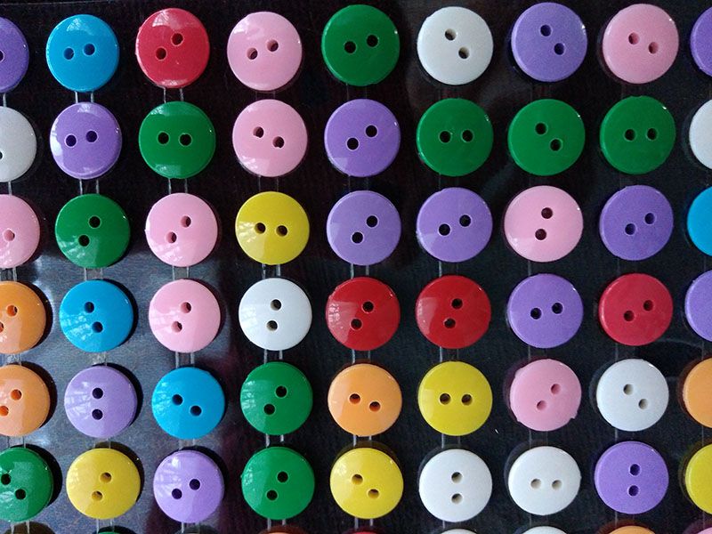 Botones Decorativos en Colores Surtidos con Tamaño Real 11mm 