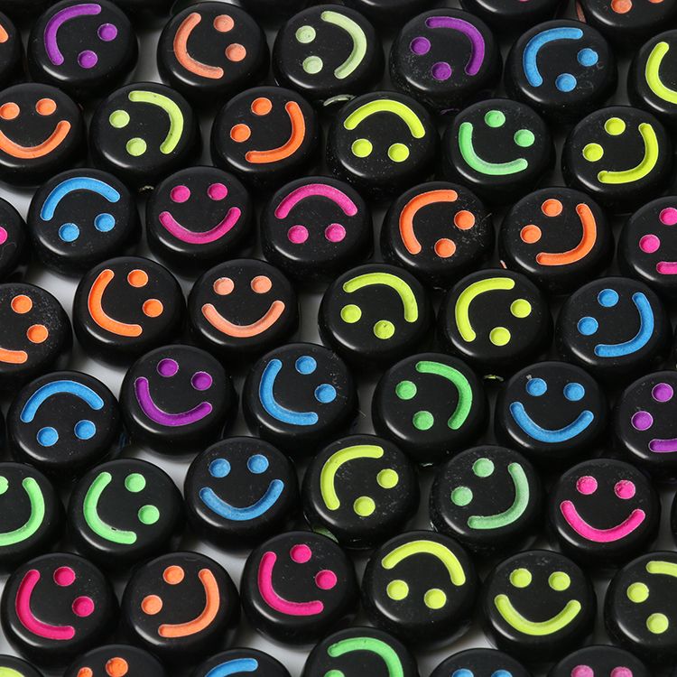 Cuentas para enhebrar en forma de emoji con cara sonriente tonos