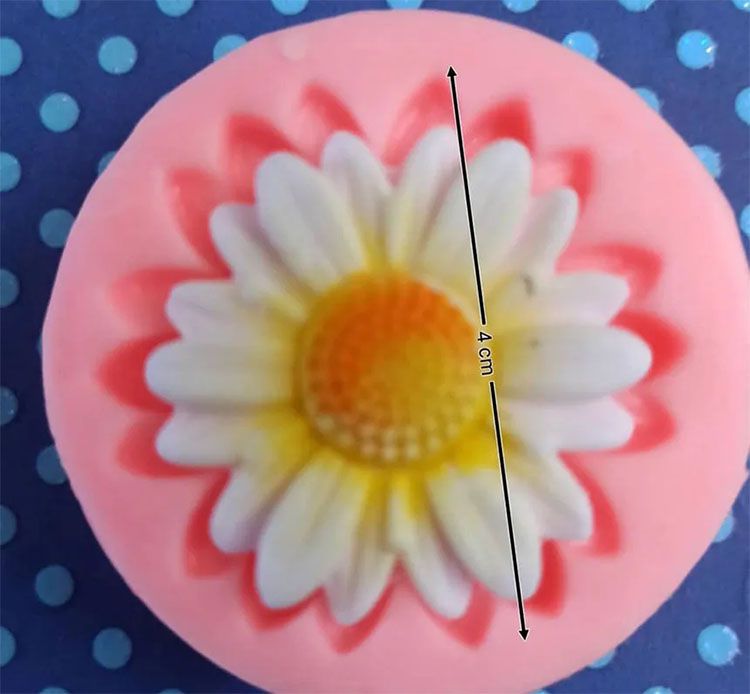 Molde en Silicona flor margarita 4cm para pasta moldeable
