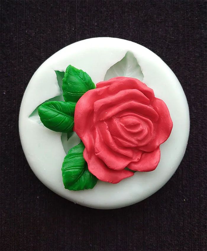 Molde Silicona rosa con hojas 3D para pasta moldeable