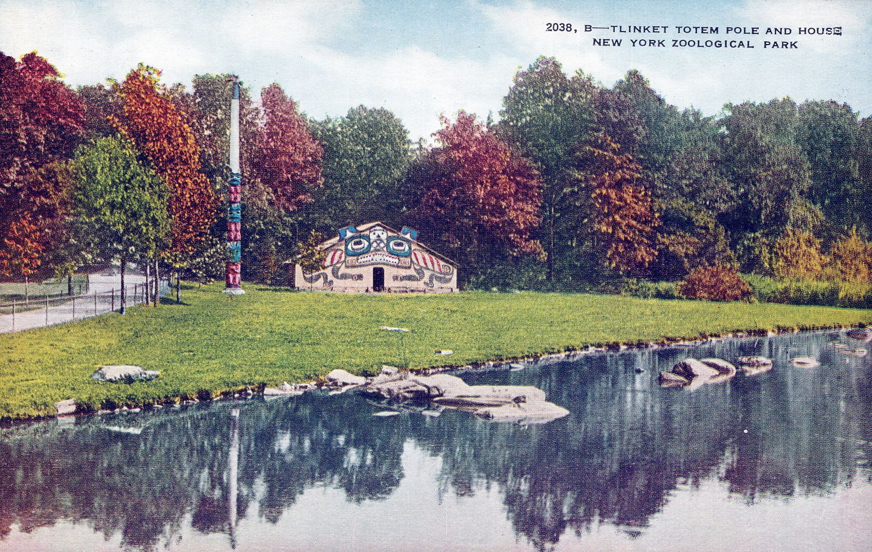 BRONX NY - New York Zoological Park Tlinket Totem Pole And House Postcard - Picture 1 of 2