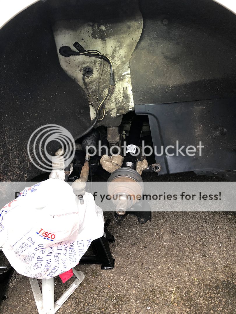 Front axle nut rusted solid, any ideas please Skoda Octavia Mk II