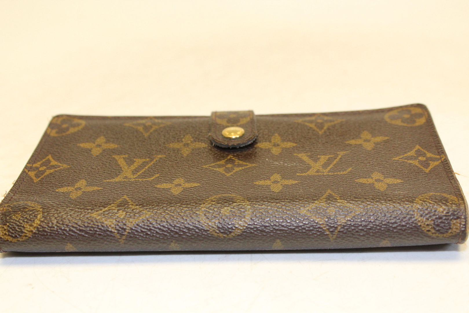 Does Louis Vuitton Repair Wallets For Free Printable