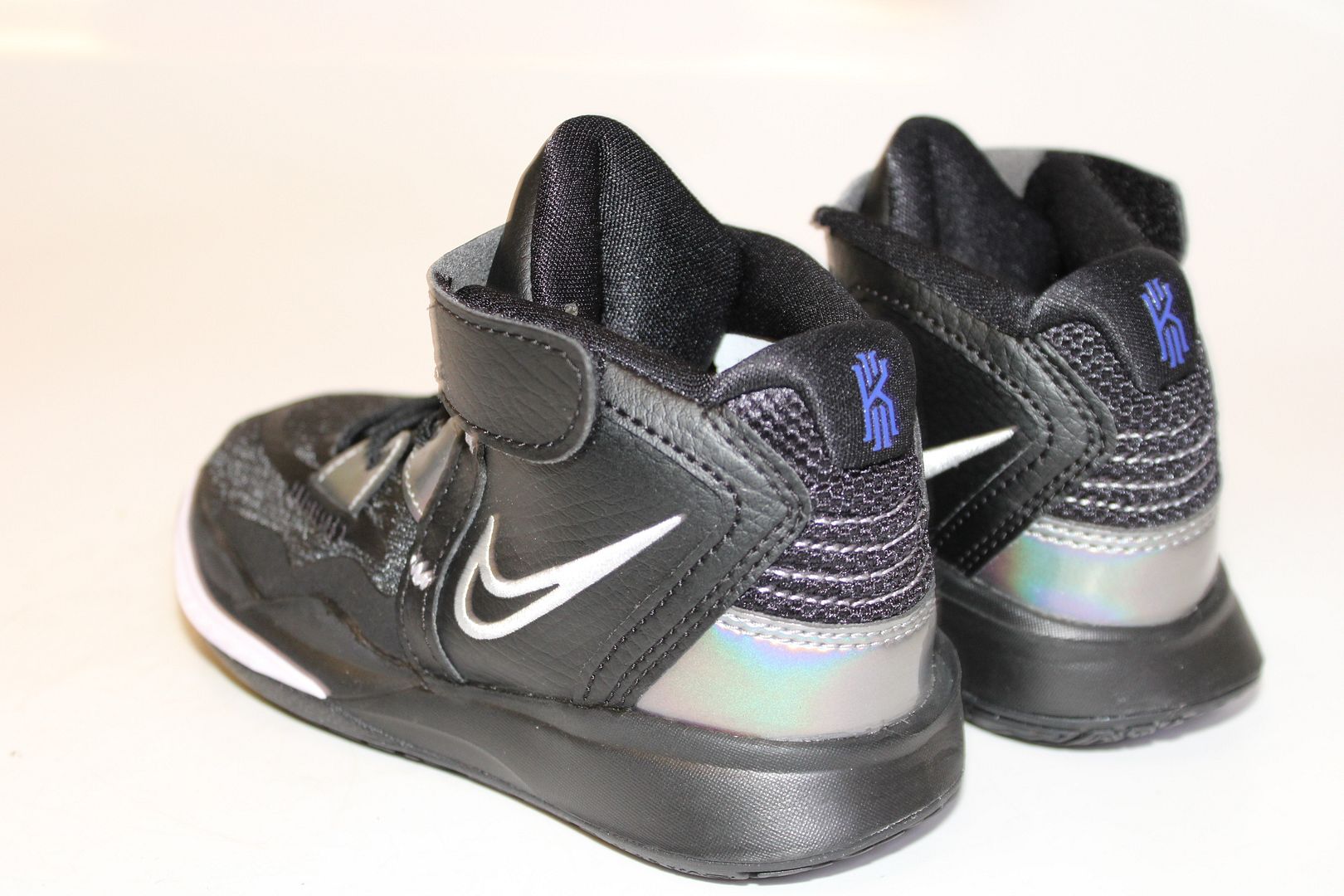 Nike Kyrie Infinity NEW Youth Boys Size 11 28 Black