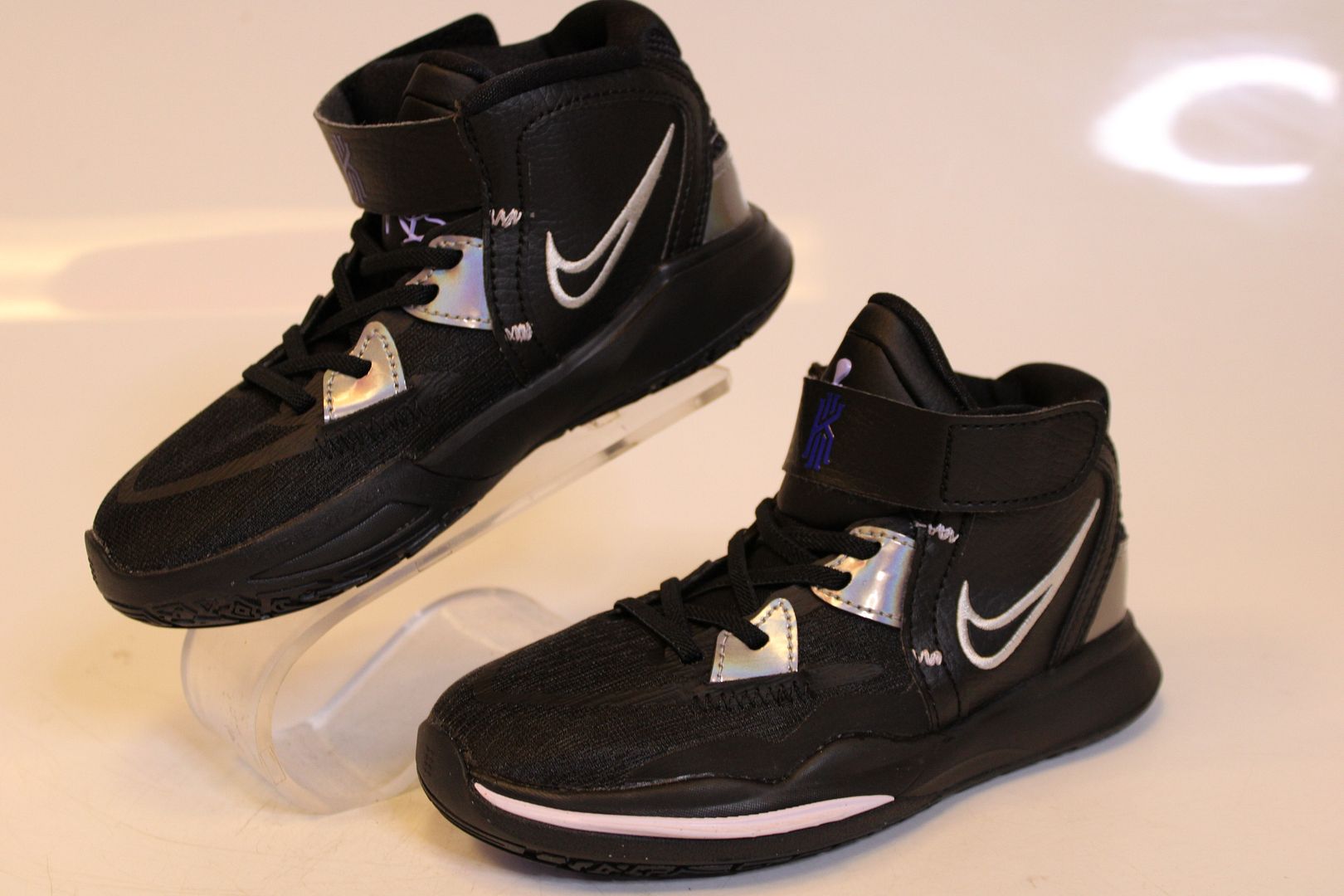 Nike Kyrie Infinity NEW Youth Boys Size 11 28 Black
