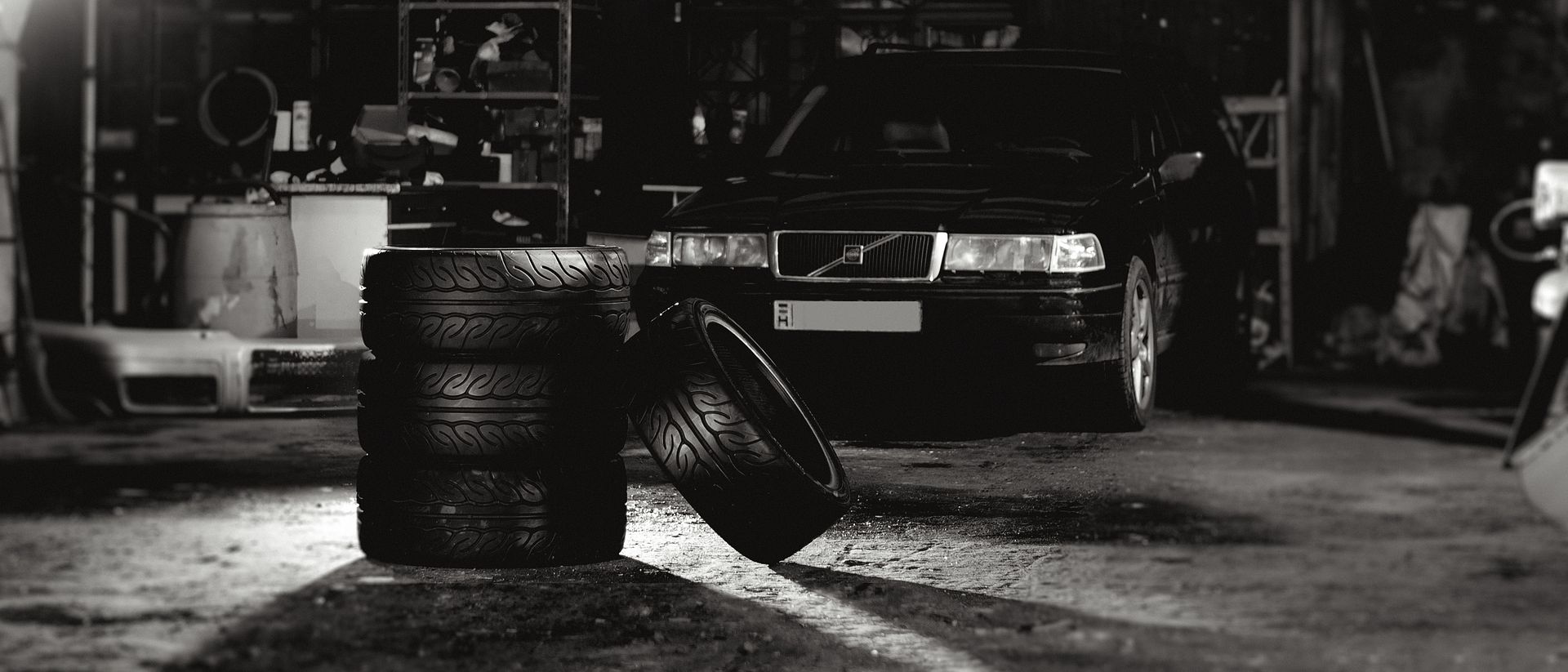 advans_02_21_9_bw.jpg