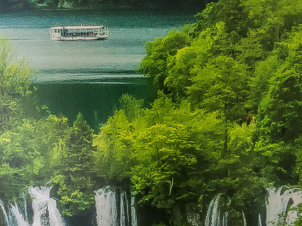 IMAGE: https://hosting.photobucket.com/images/i63/wiltonw/Plivice(2).JPG?width=960&height=720&fit=bounds