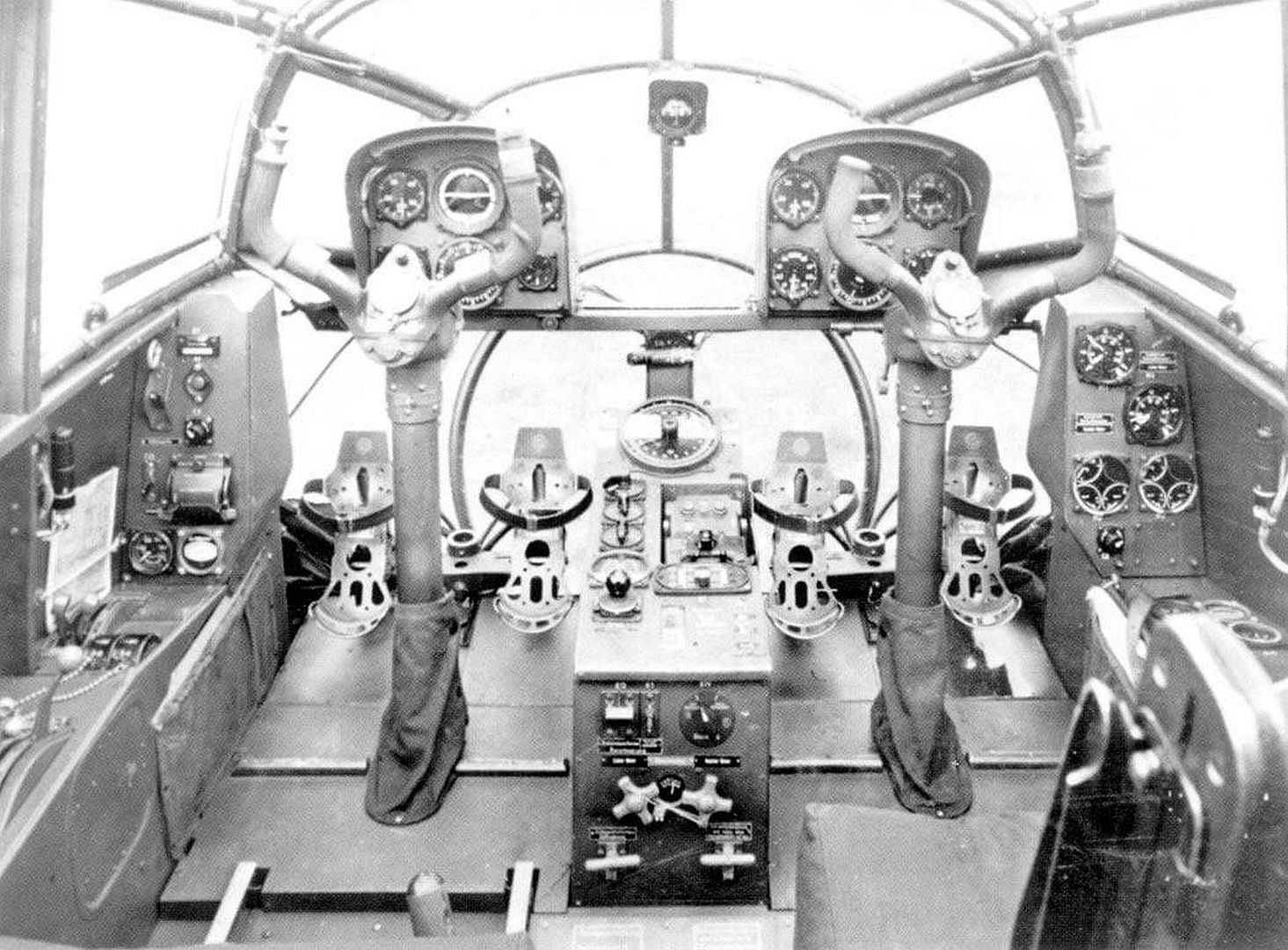 204 Cockpit 204 Cockpit