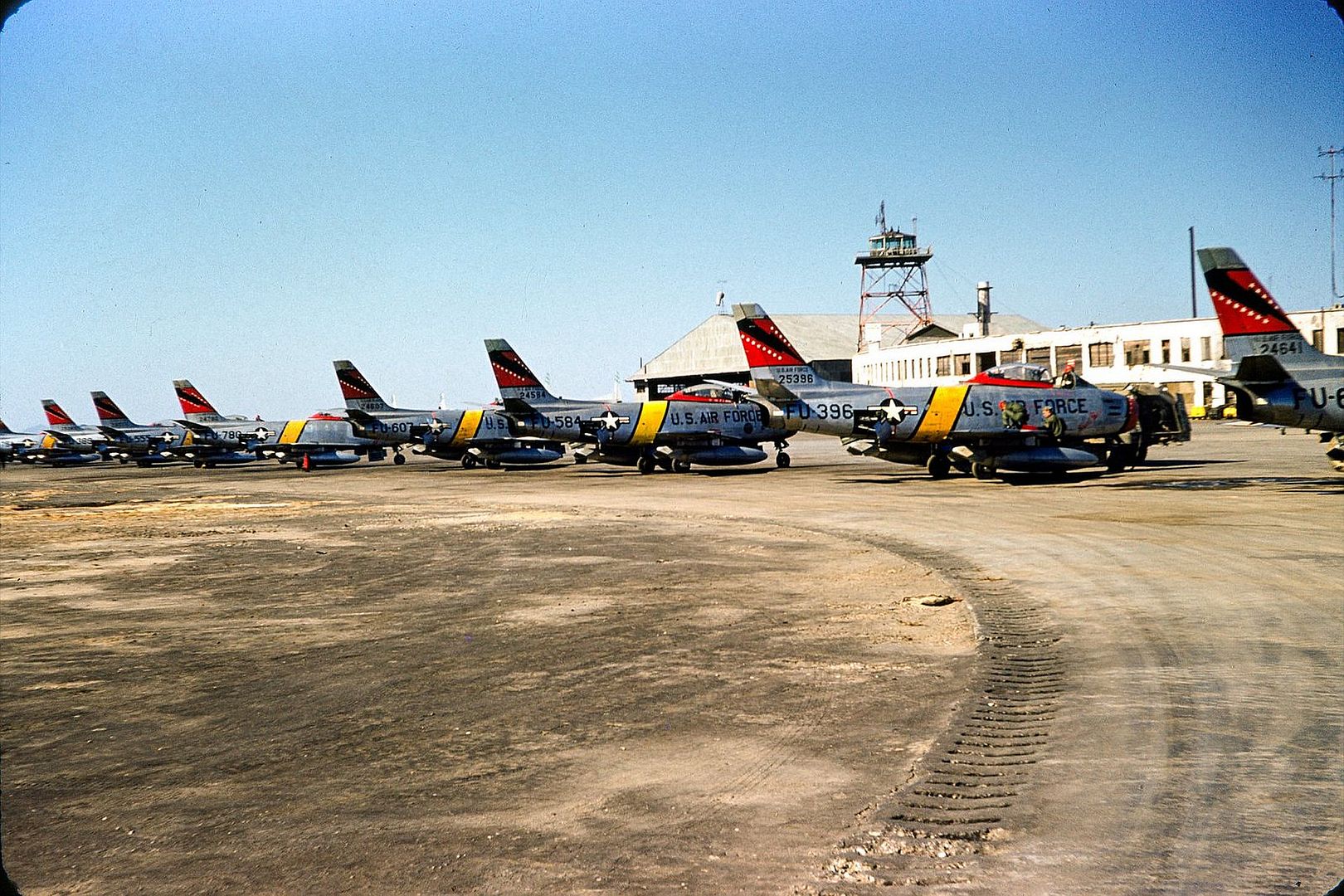 311th Fighter Bomber Squadron 10 311th Fighter Bomber Squadron 10