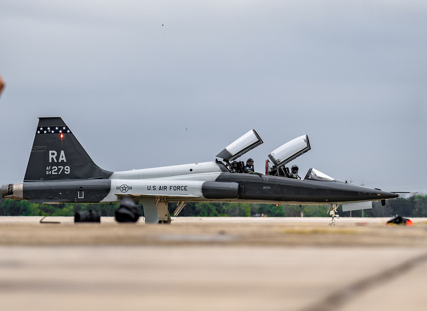 560th Flying Training Squadron 560th Flying Training Squadron