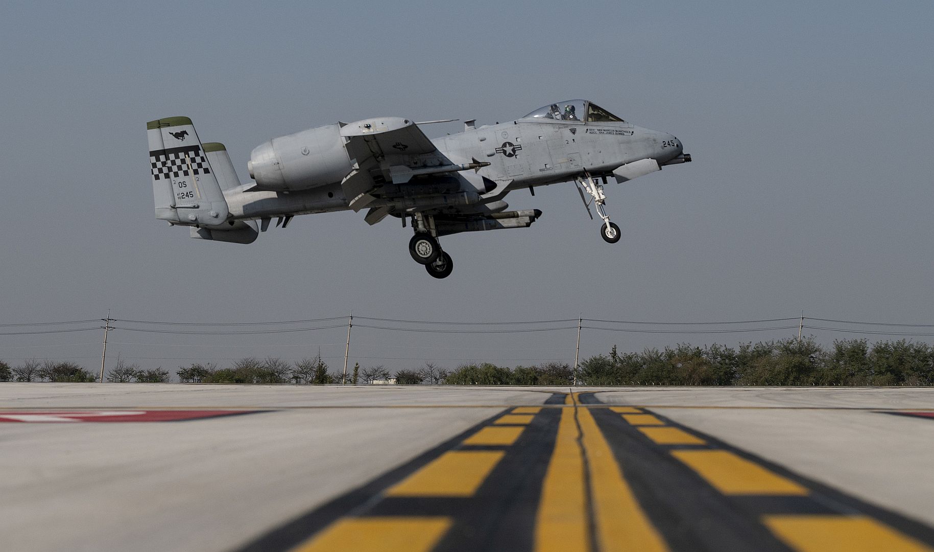 16 Fighting Falcon Pilots 16 Fighting Falcon Pilots