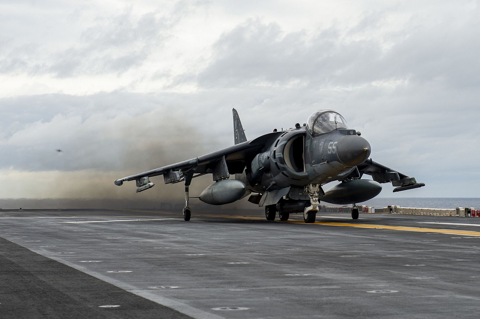 Class Amphibious Assault Ship USS Essex Class Amphibious Assault Ship USS Essex