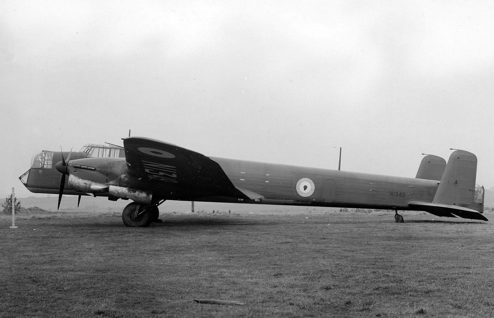 Armstrong Whitworth WhitleyMk V 7