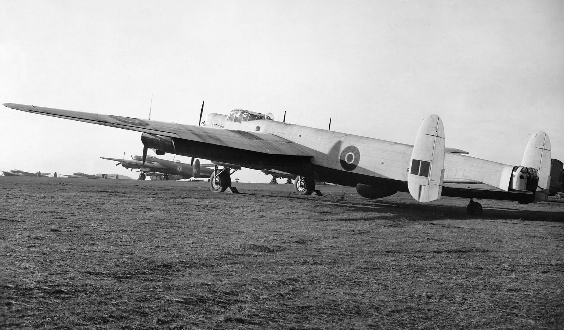 Avro Lincoln RF370 Avro Lincoln RF370