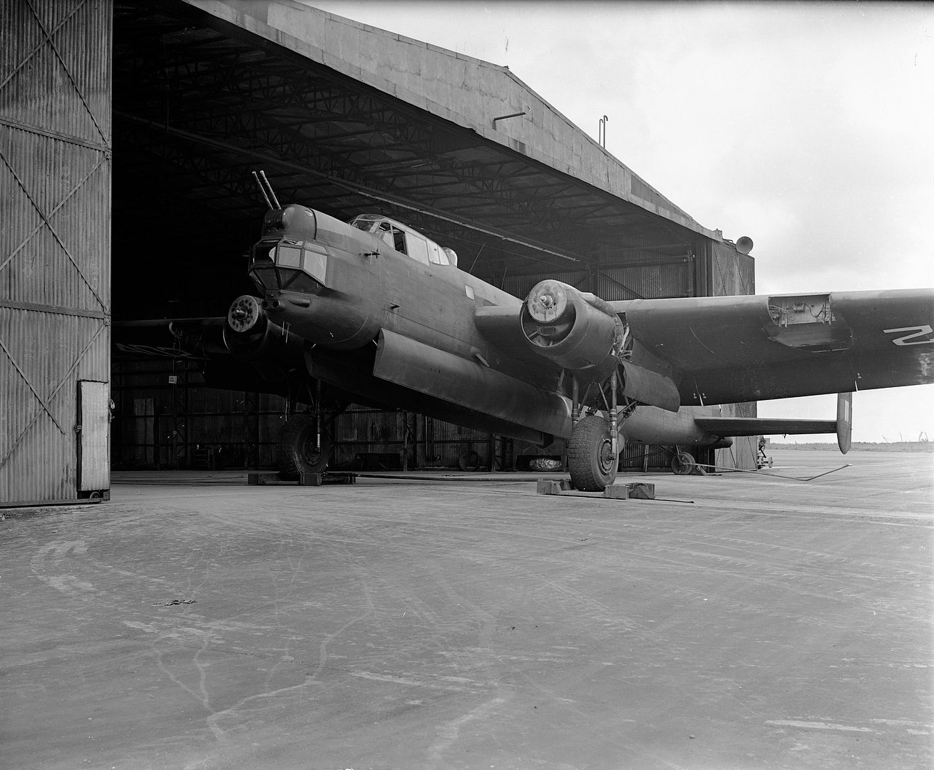 402 Entering Napier Hanger On Skat 402 Entering Napier Hanger On Skat