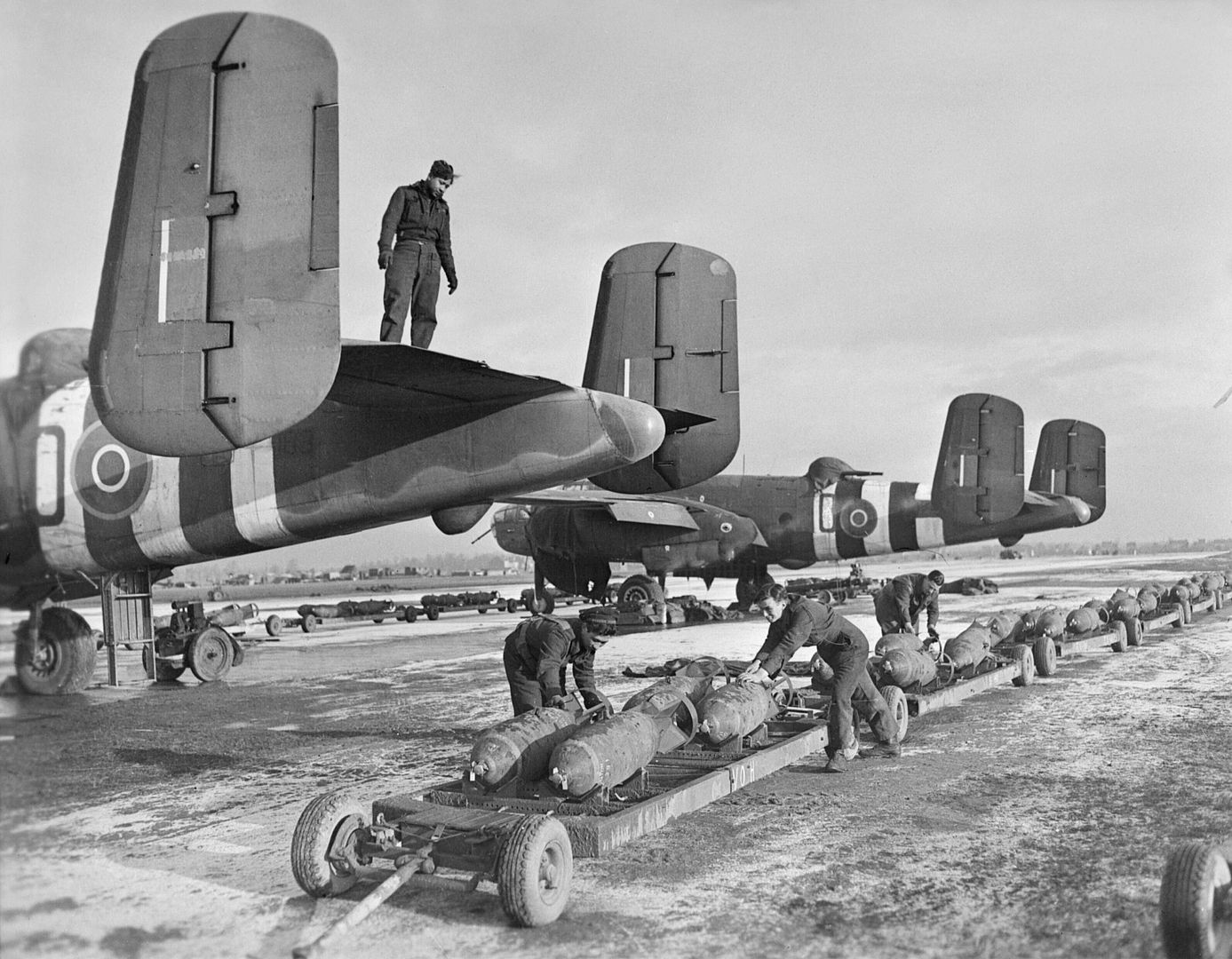 25 320 Squadron RAF 25 320 Squadron RAF