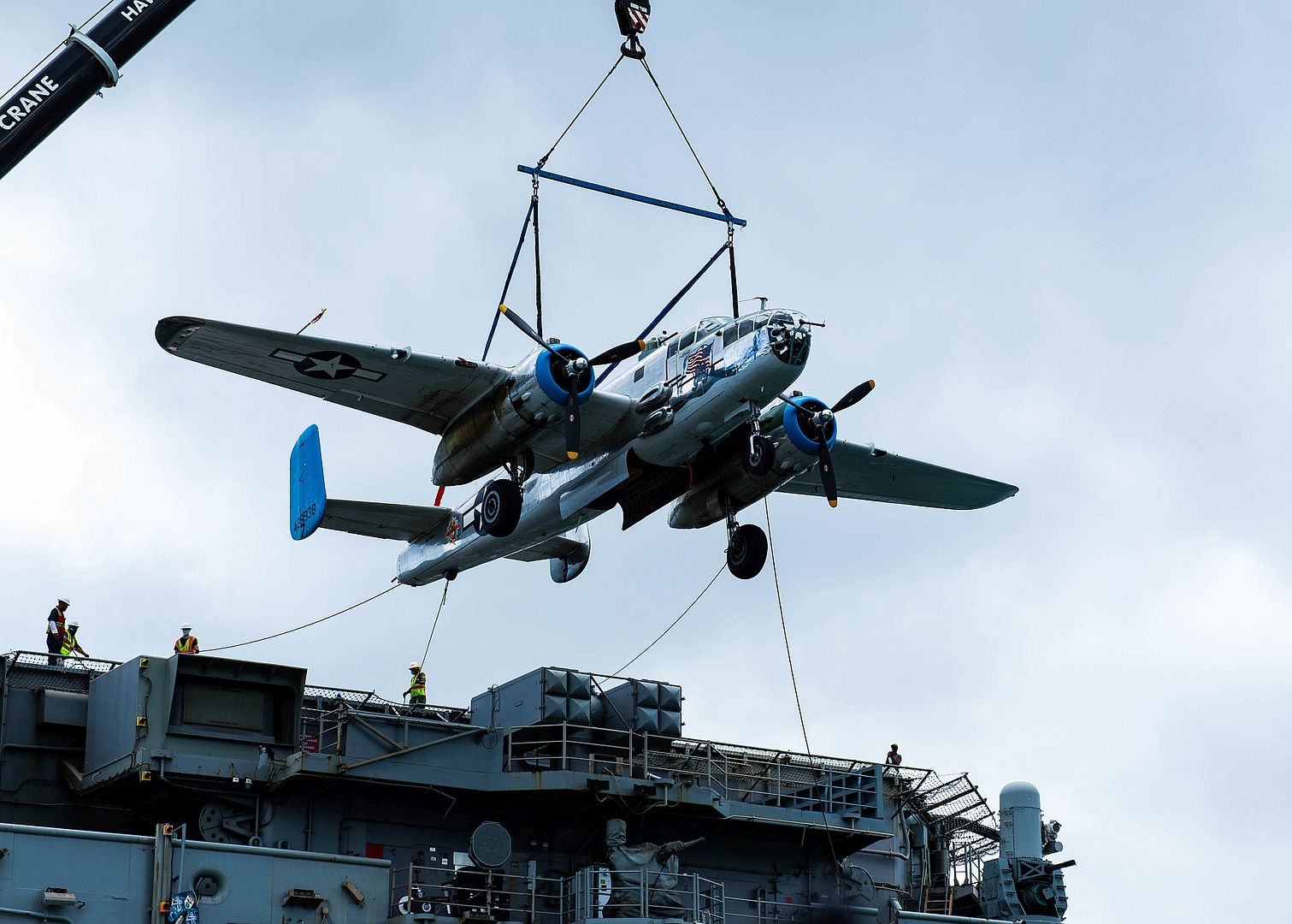 B 25 Mitchell A Historic Vintage Military Aircraft A Group Known As The Warbirds Arrive In Pearl Harbor Aboard USS Essex 1