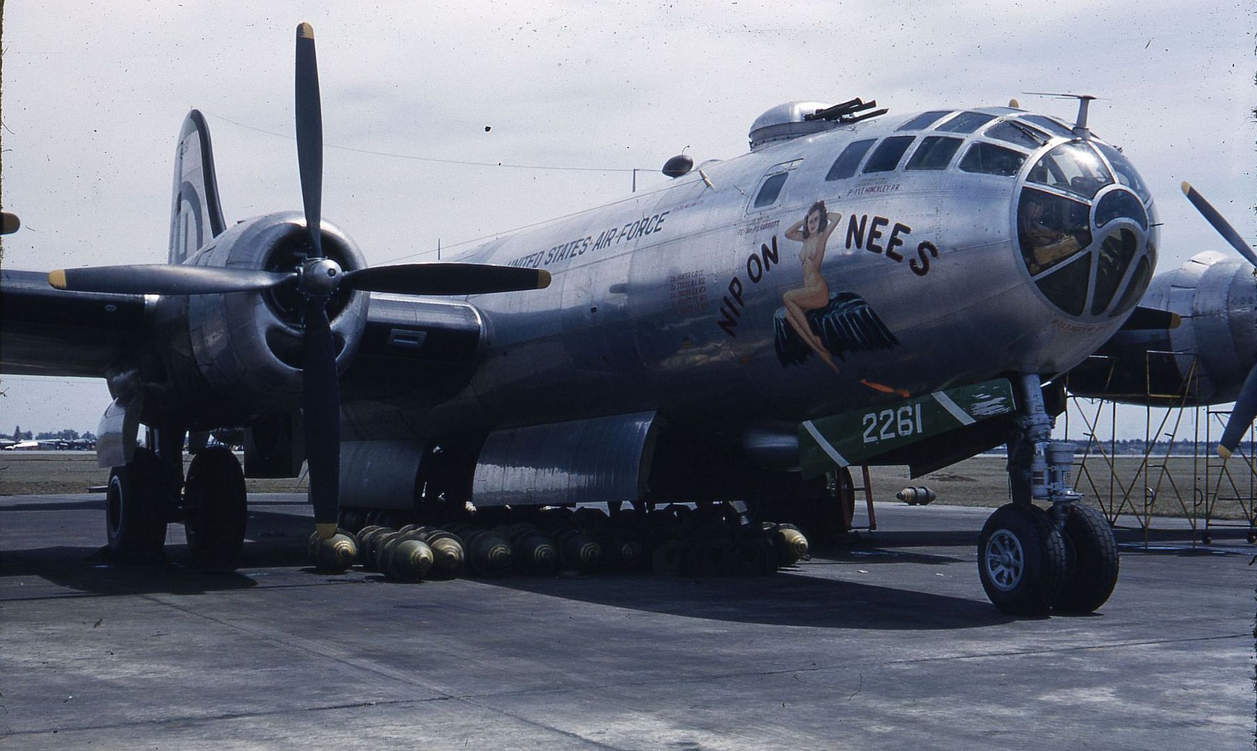 B 29 Colour 1 B 29 Colour 1