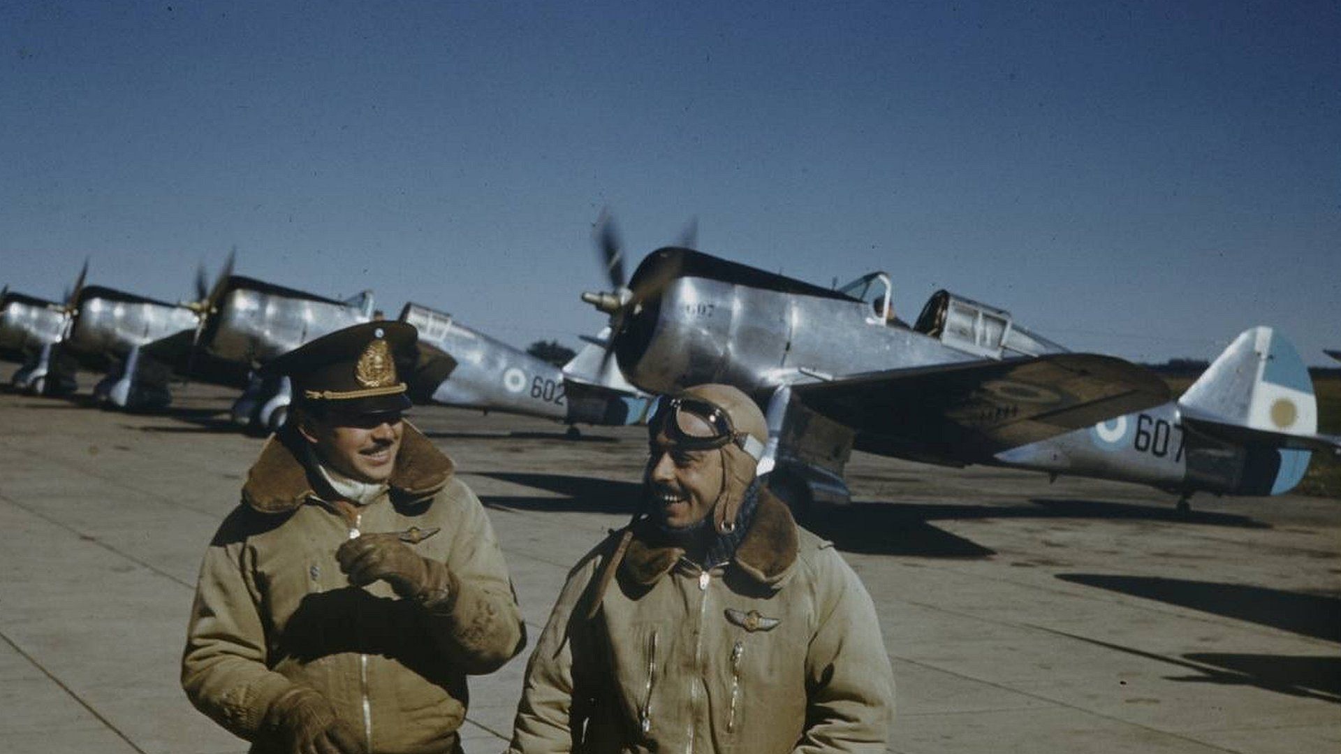 Briefing Argentine Pilots With Their American Designed Hawk 750 Fighters 1
