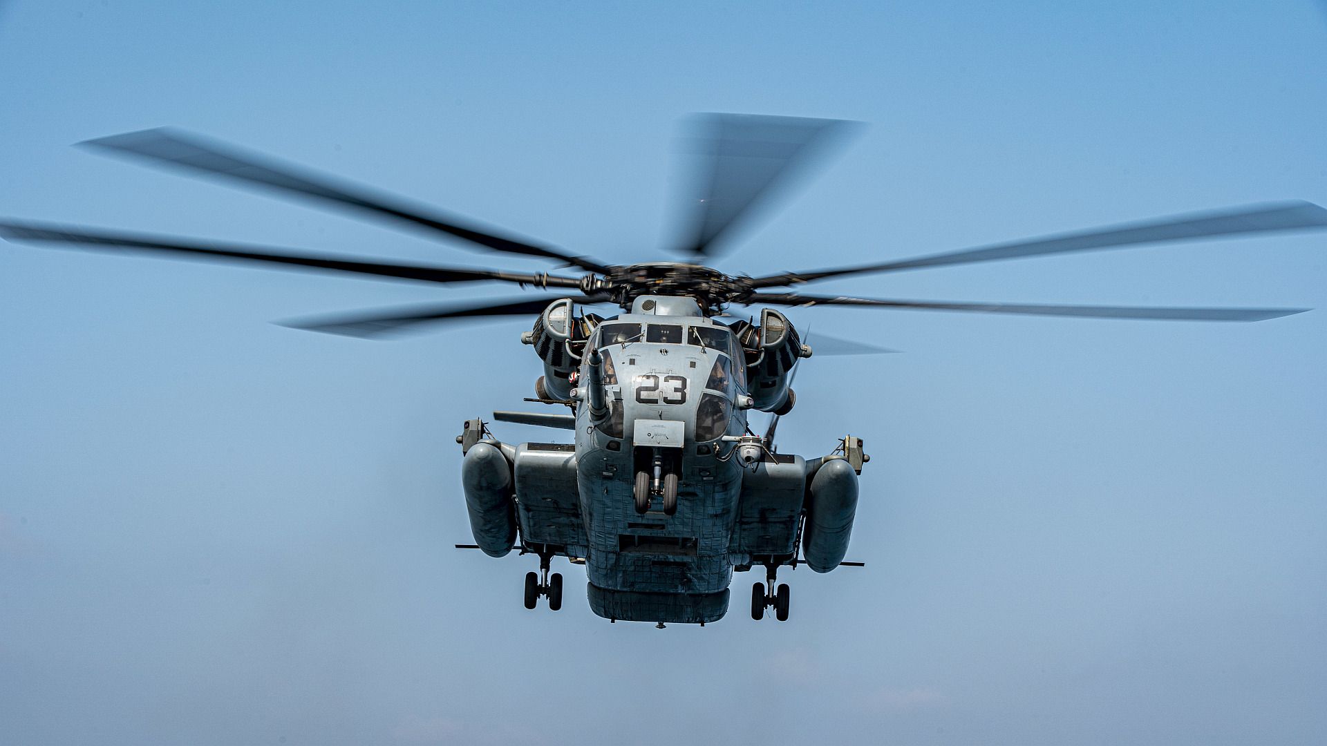 53E Super Stallion Attached To Marine Medium Tiltrotor Squadron 165 53E Super Stallion Attached To Marine Medium Tiltrotor Squadron 165